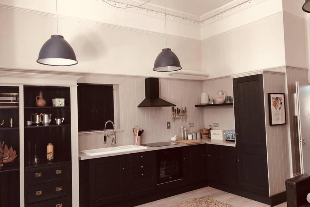 Seaside Escape - Gorgeous 2 Bed Apartment In St-Leonards-On-Sea Hastings Buitenkant foto