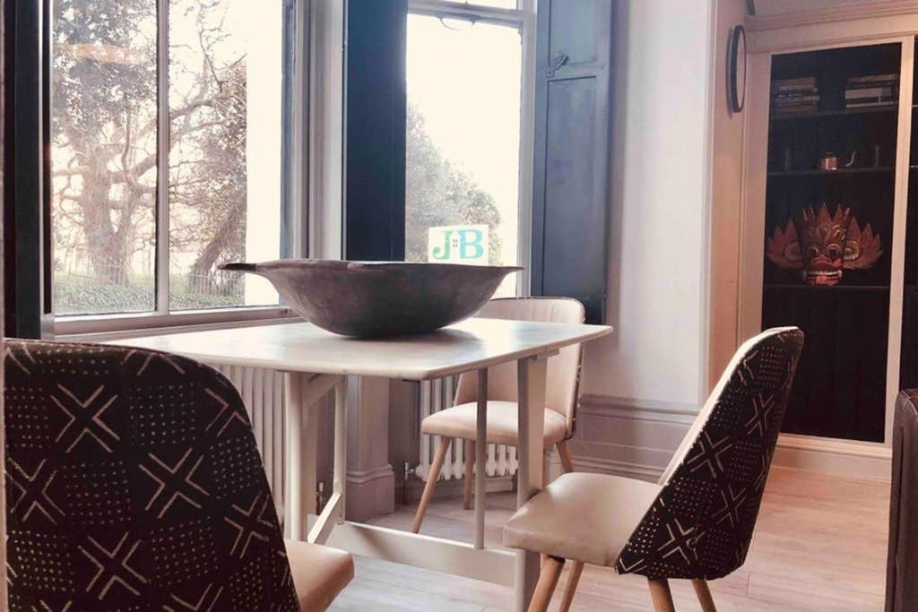 Seaside Escape - Gorgeous 2 Bed Apartment In St-Leonards-On-Sea Hastings Buitenkant foto